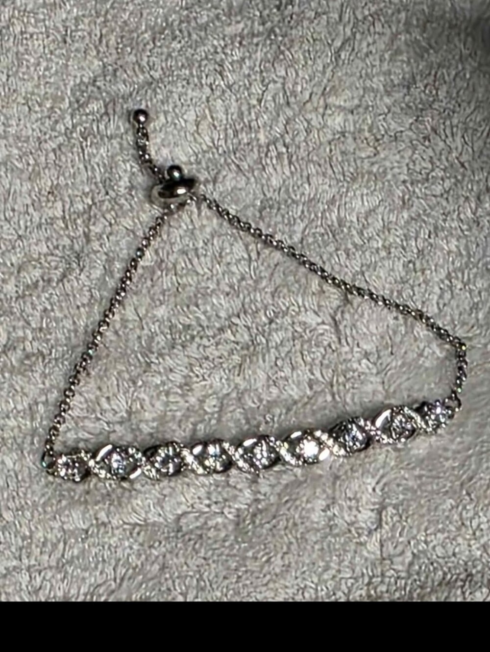 9Beautiful New Stimulated Diamonds Tennis Braclet Retails Over $500